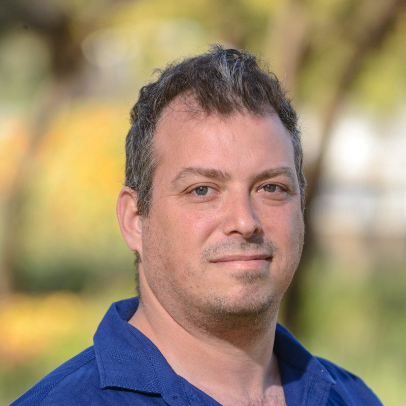 Dr Yochai Edlitz